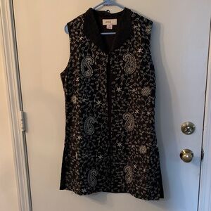 Anu Embroidered Black Sleeveless Tunic